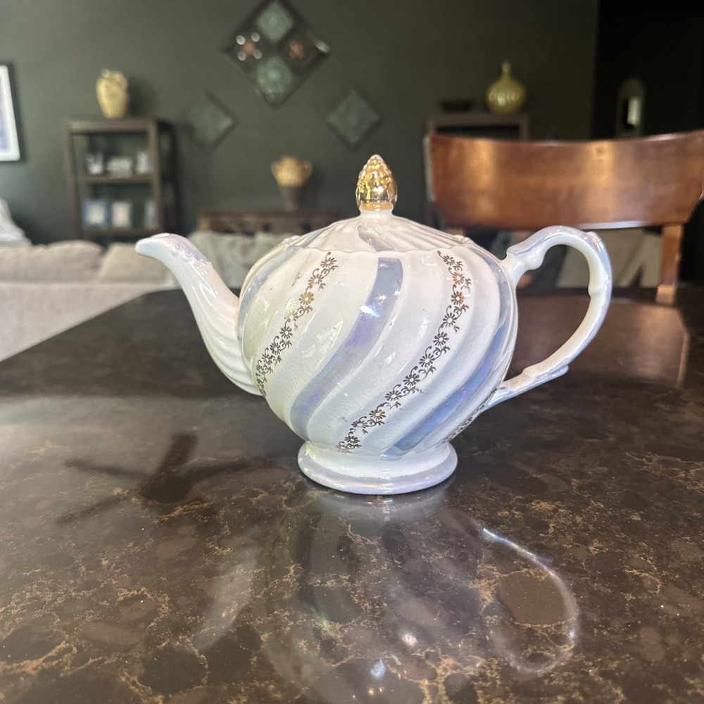 Mid-Century Modern SADLER earthenware tea pot c.1947- England Vintage. PRISTINE.